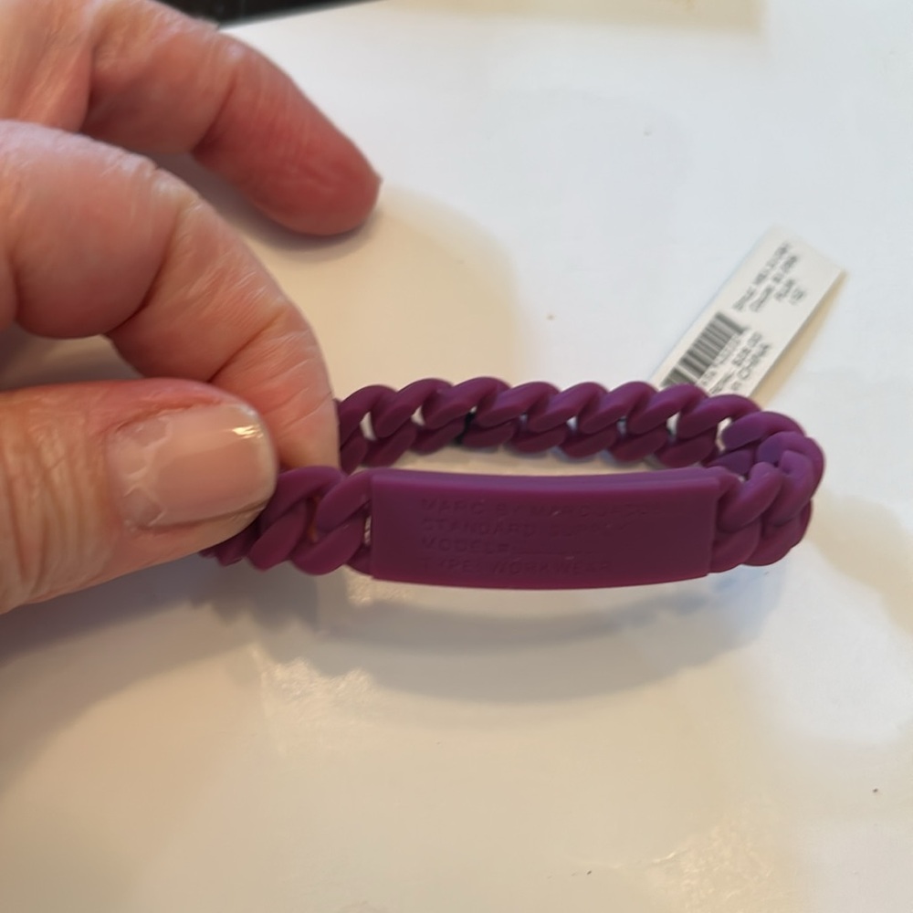 Marc by Marc Jacobs NWT Silicone Plum ID Link Chain Bracelet - Picture 2 of 4